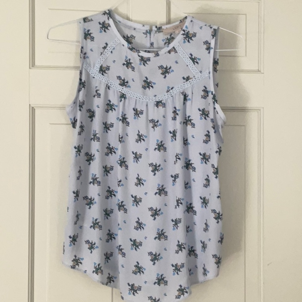 Sleeveless blouse
